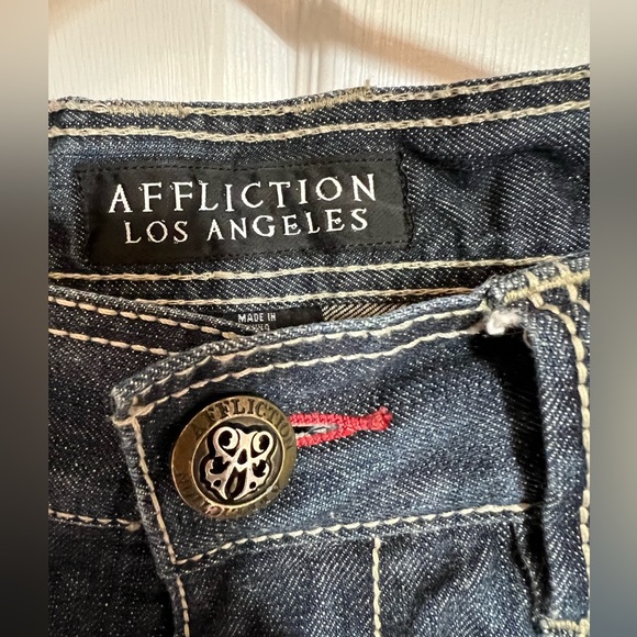 Affliction Cooper Relaxed Boot Fading Distressed Mens Jean’s SZ 33 like new - Picture 4 of 9